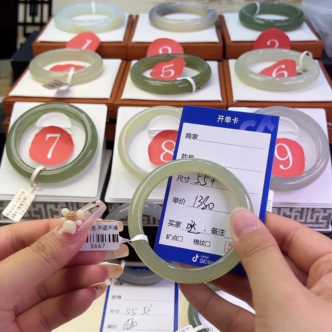 和田玉手镯未镶嵌_**刘