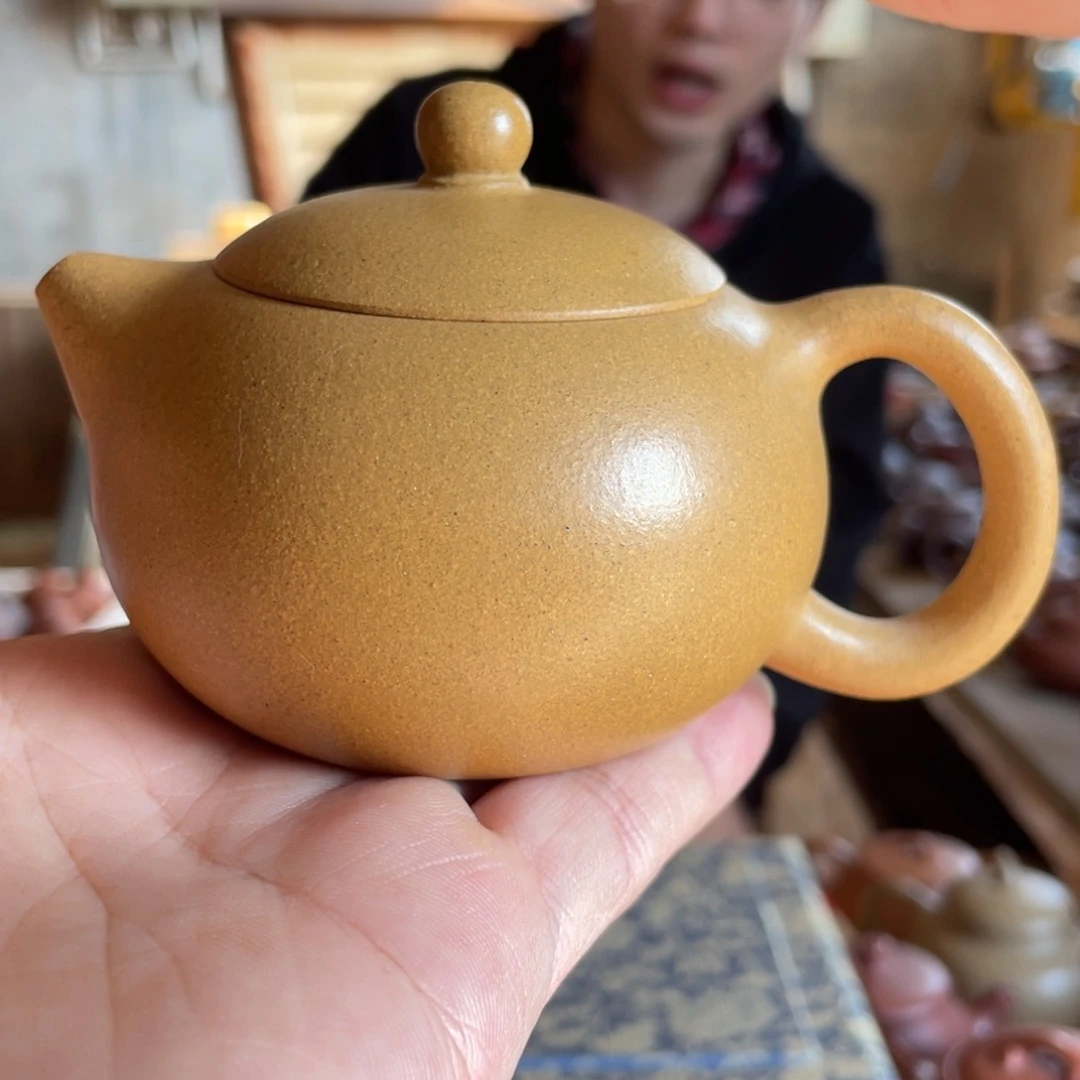 茶壶紫砂LZX。  黄金段。  西施。 150CC