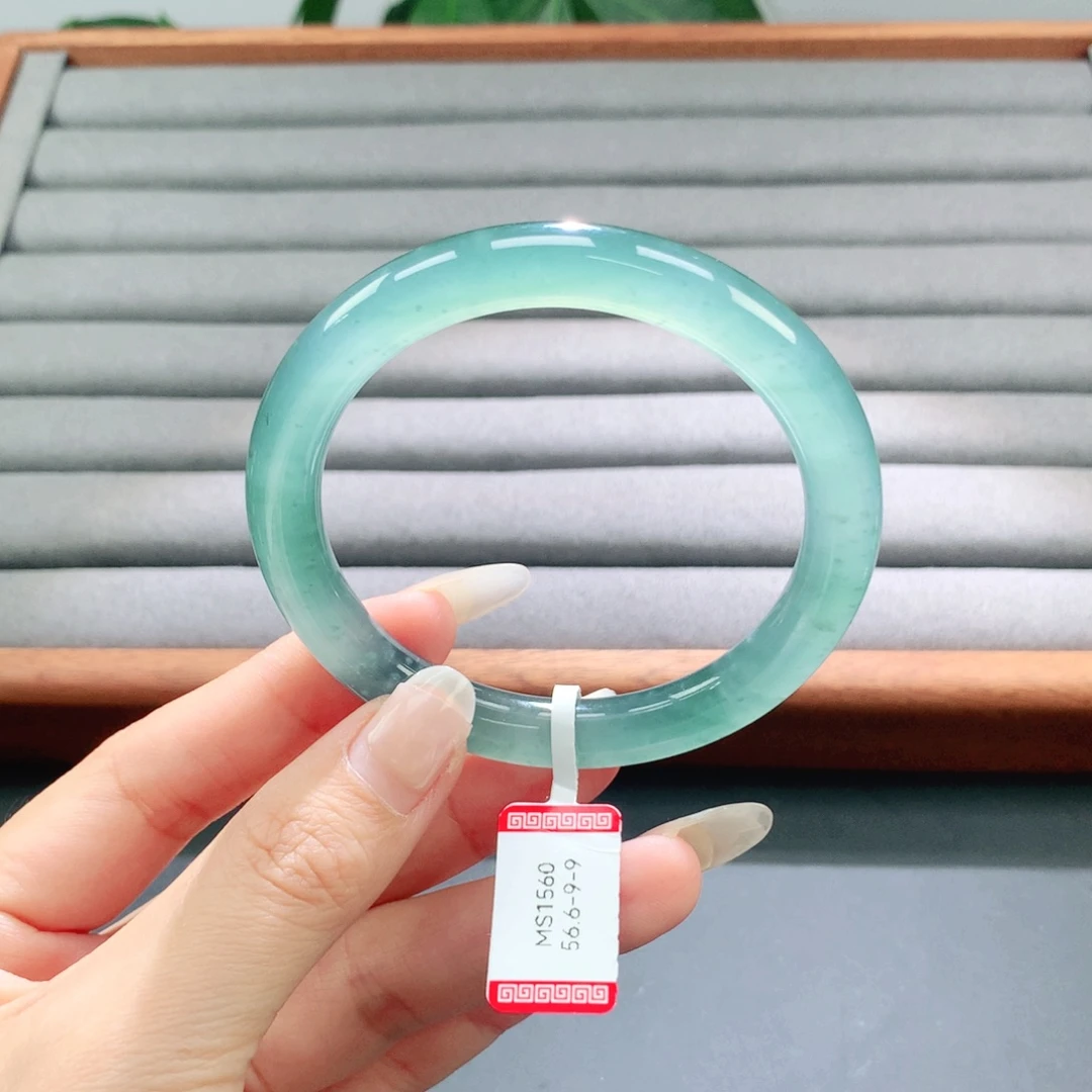 翡翠未镶嵌手镯天然