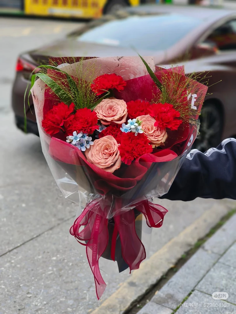 康乃馨卡布奇诺玫瑰混搭订婚结婚送礼鲜花上海全国配送