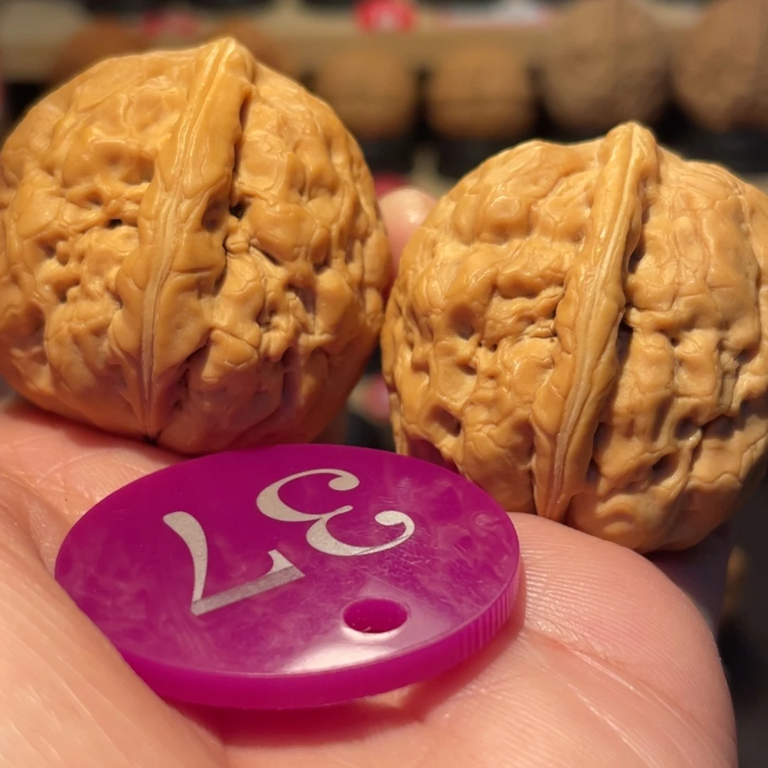 回***&桃核把件铁核桃铁蛤蟆37尺寸