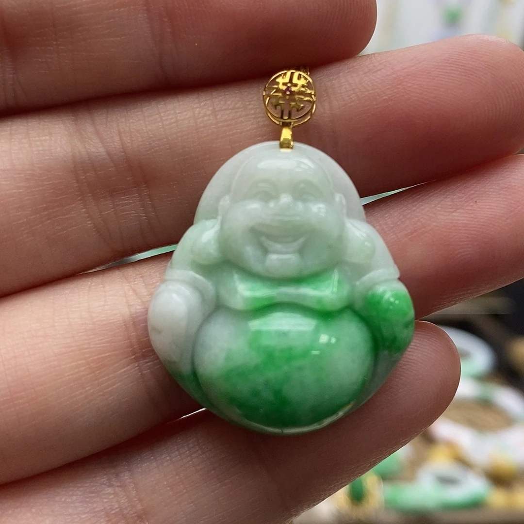 翡翠18K金镶嵌颈饰吊坠