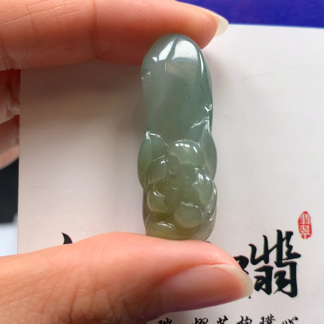 翡翠颈饰未镶嵌好运连连吊坠手牌