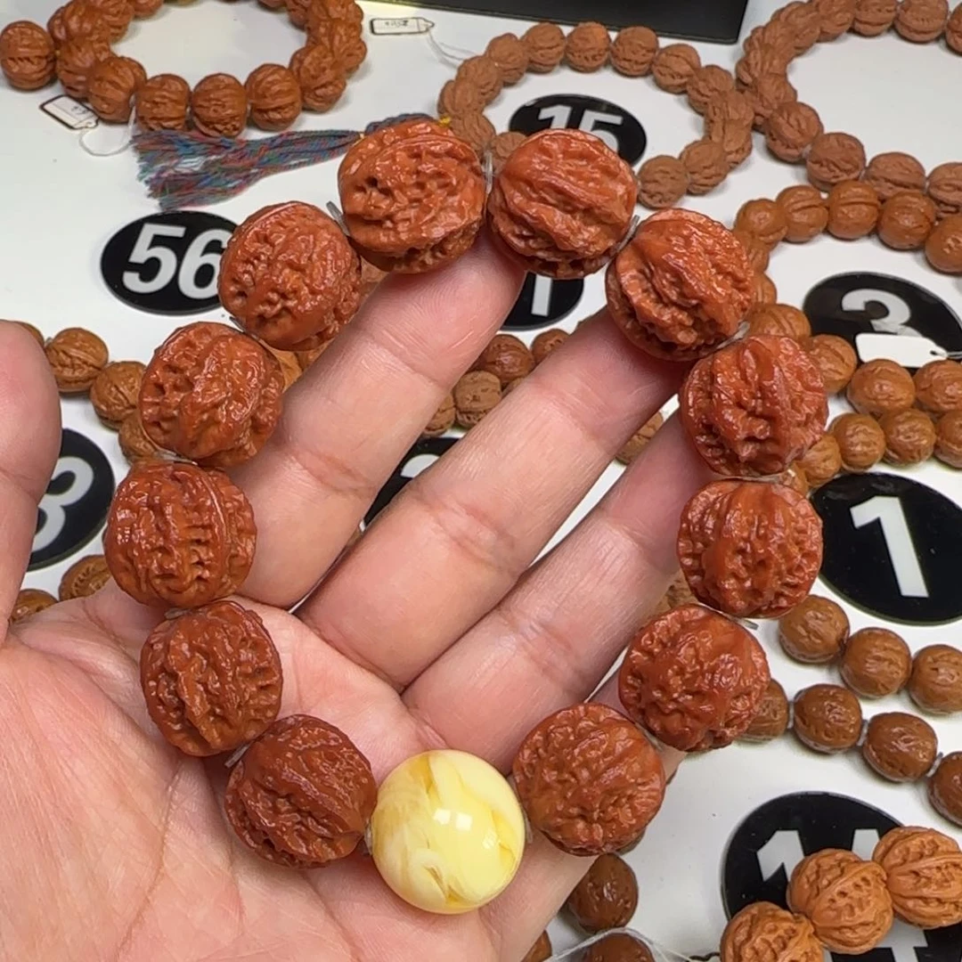 文玩核桃吊坠L****龙脊八棱