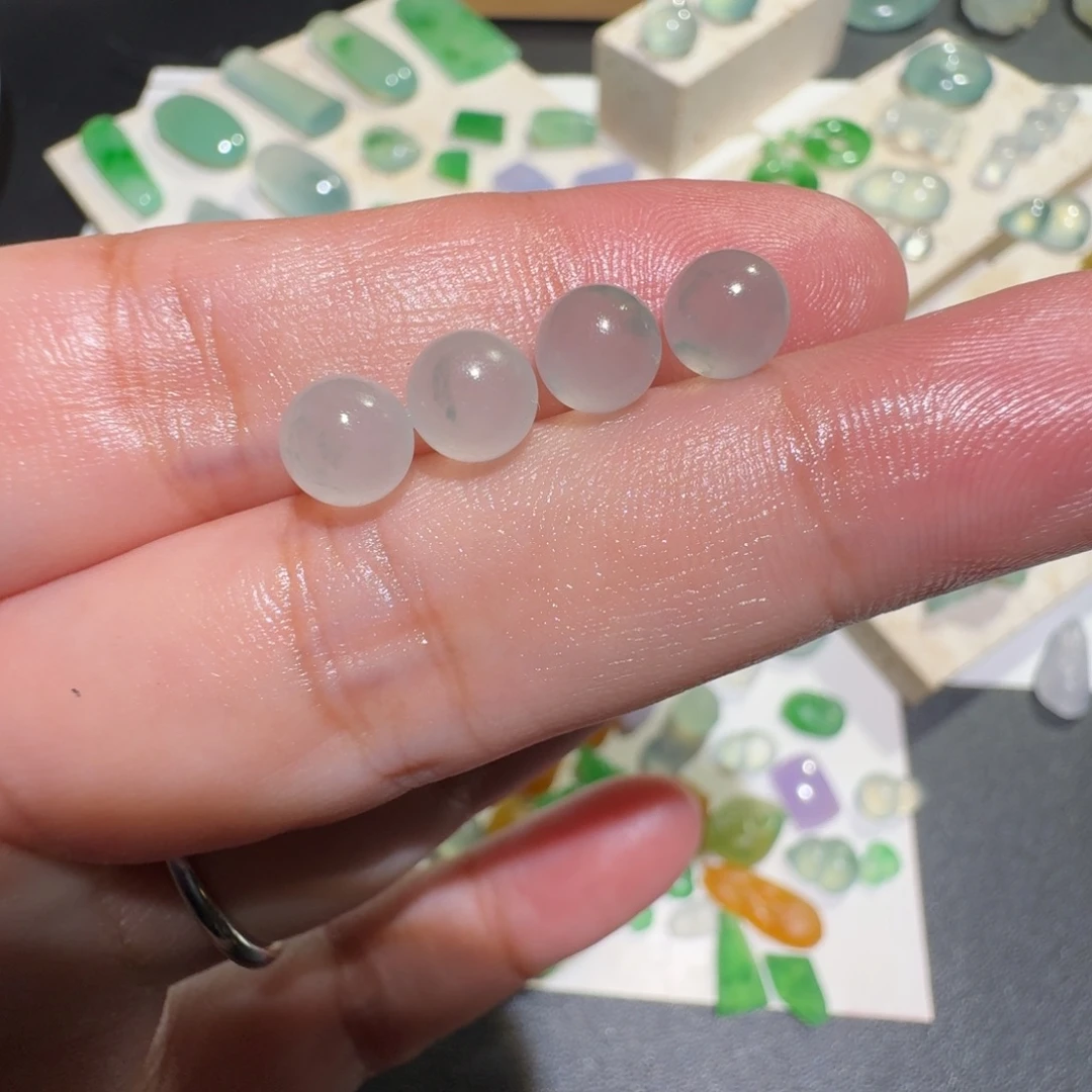 等****定制翡翠未镶嵌冰种飘花珠珠