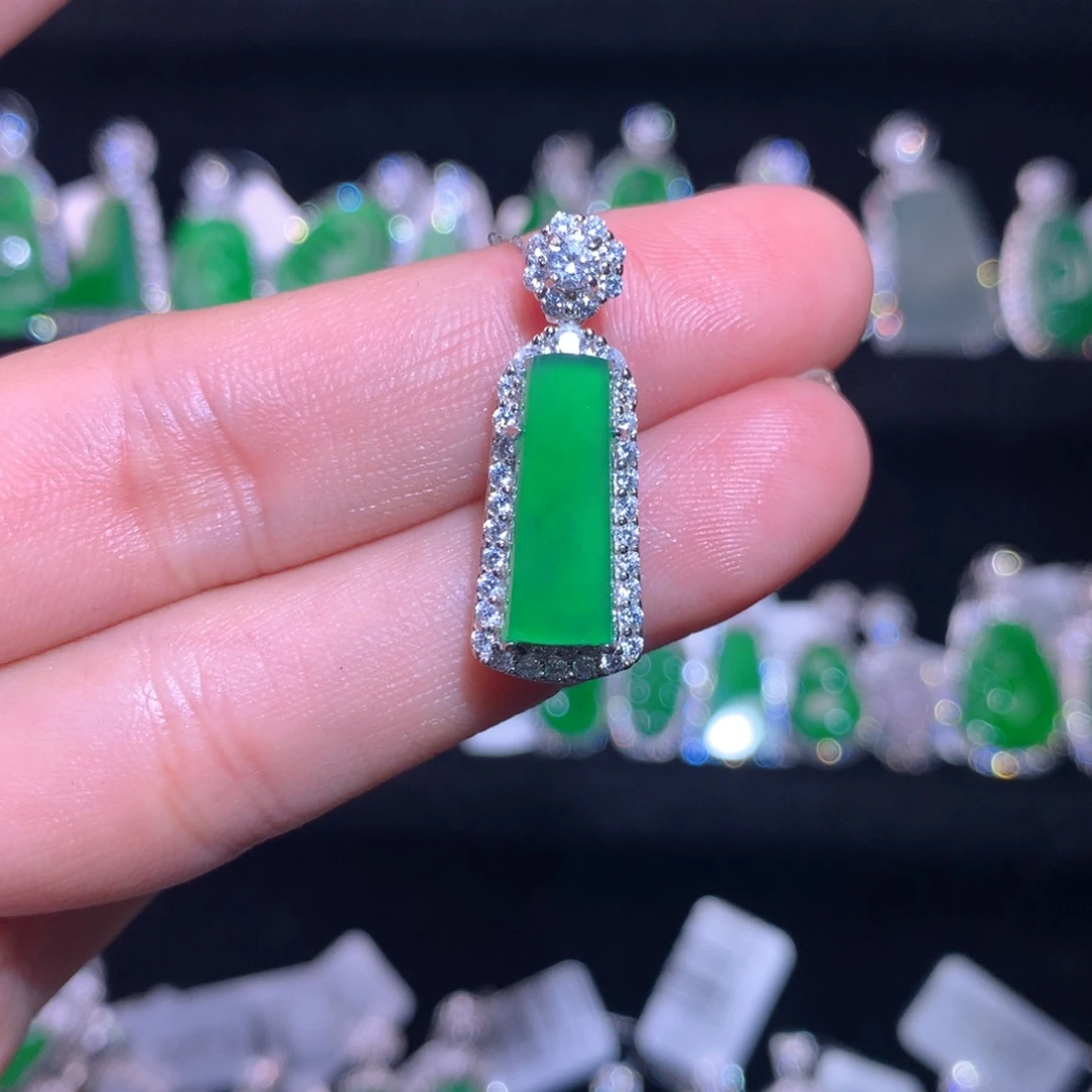 【闪购商品】颈饰银S925镶嵌翡翠天然翡翠