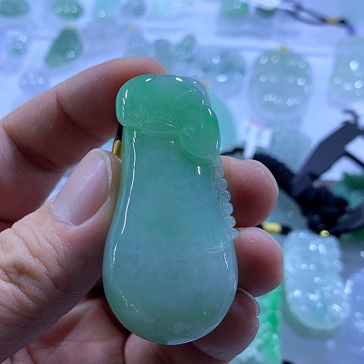 翡翠未镶嵌颈饰天然翡翠A货吊坠