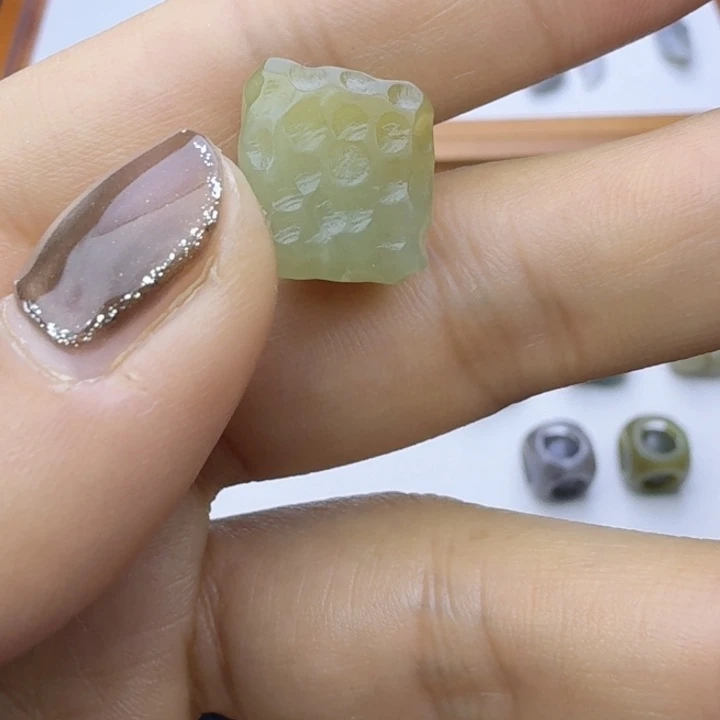 大***2和田玉未镶嵌挂件