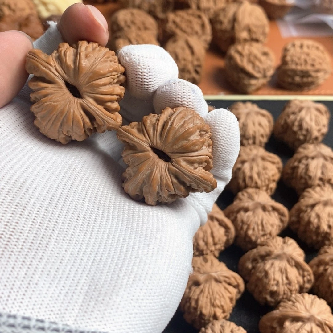 眯***。文玩核桃吊坠汉高楼