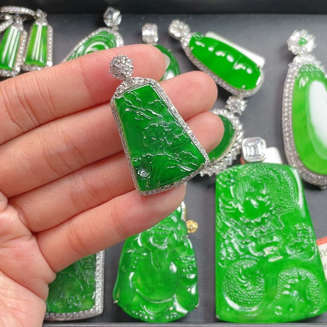 吊坠(不含链)未镶嵌翡翠