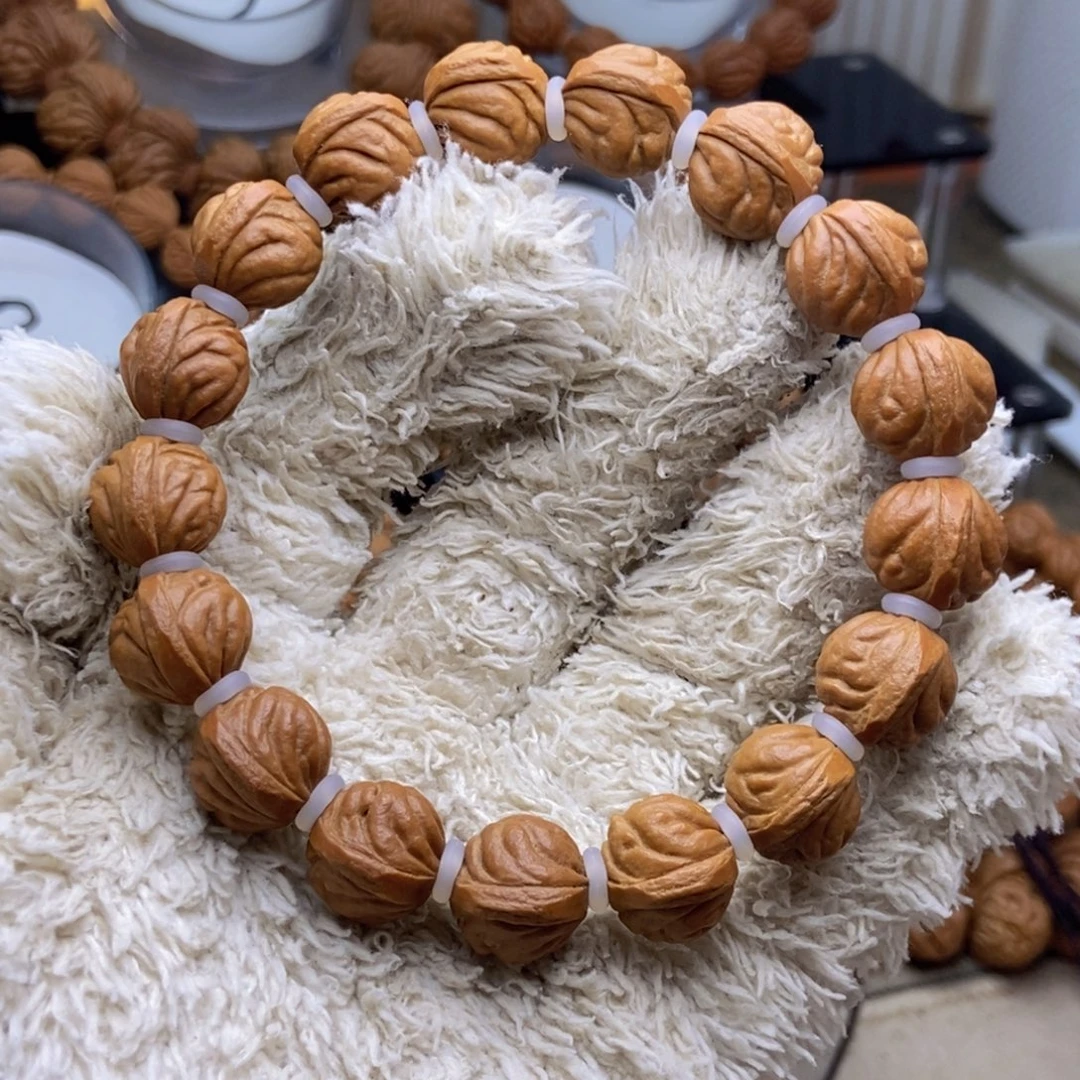 手串桃核闪电购 61