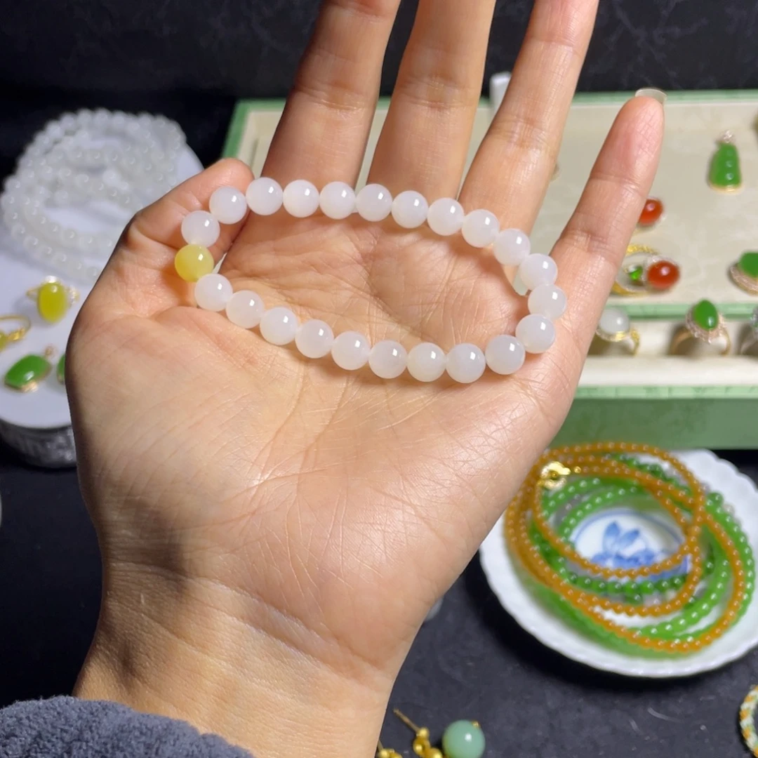 知***晓和田玉未镶嵌手串