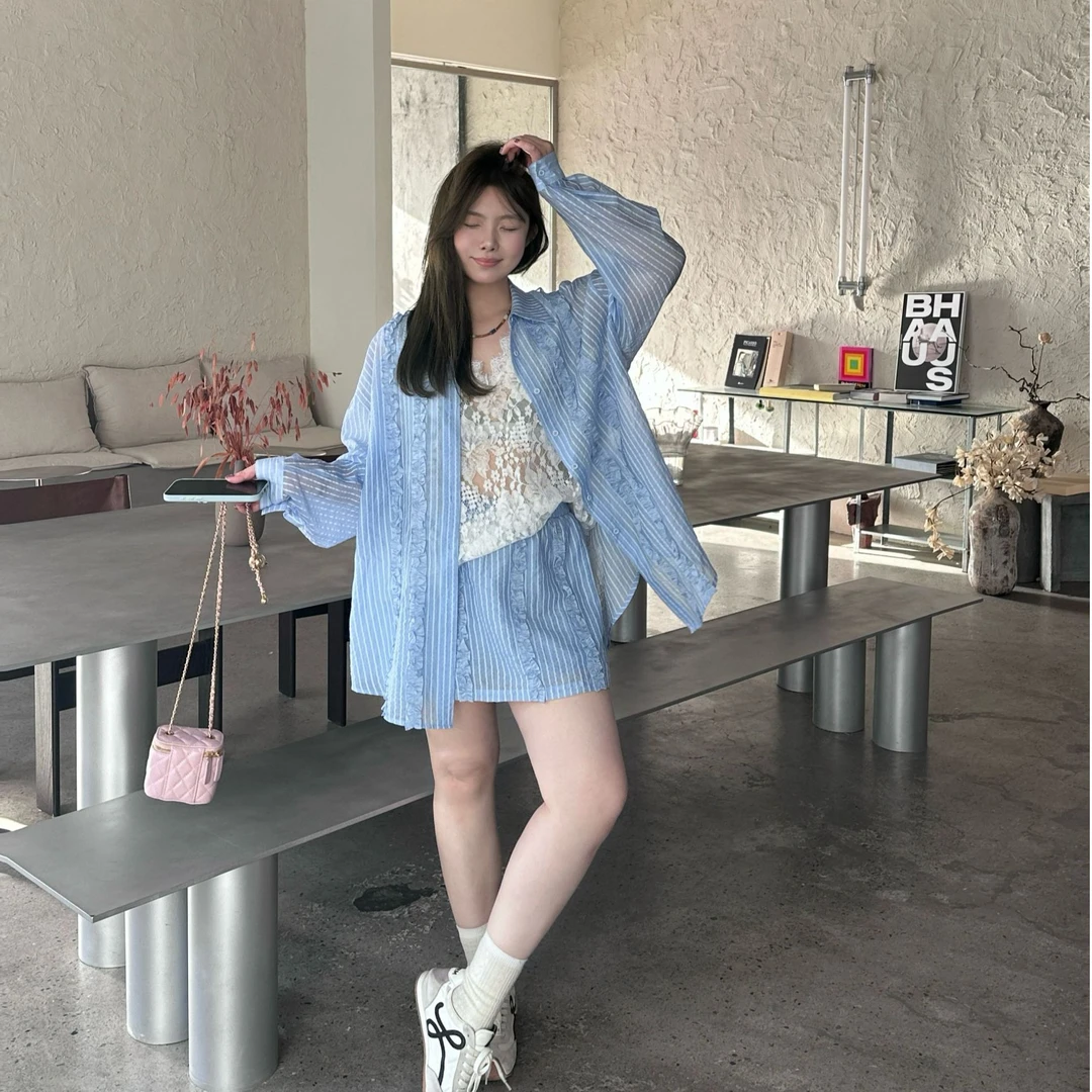 晶咕晶咕【海岛假日】时尚休闲薄款宽松条纹木耳边衬衫+半裙