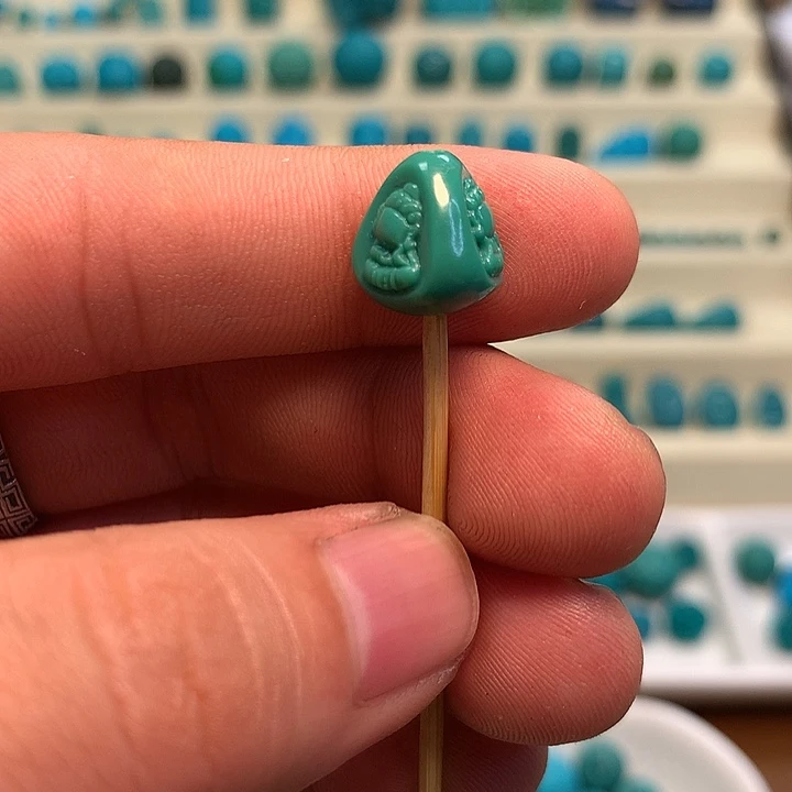 绿松石未镶嵌挂件