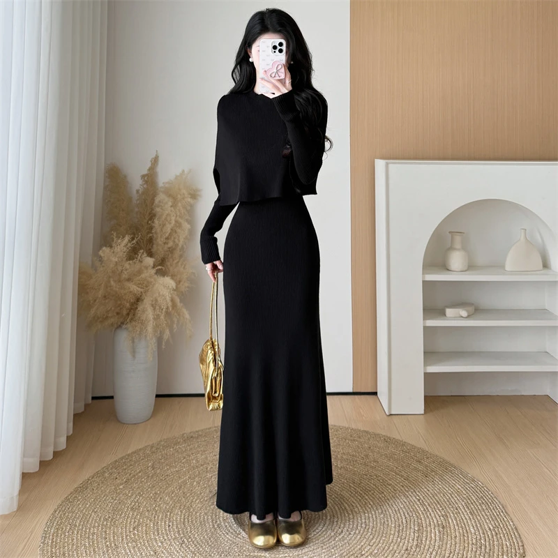 #9049设计感v领针织连衣裙女秋冬气质收腰裙子优雅配大衣毛衣长裙