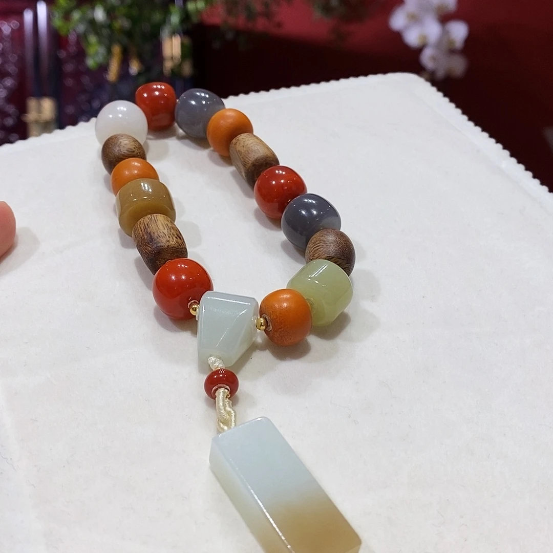 和田玉未镶嵌手串