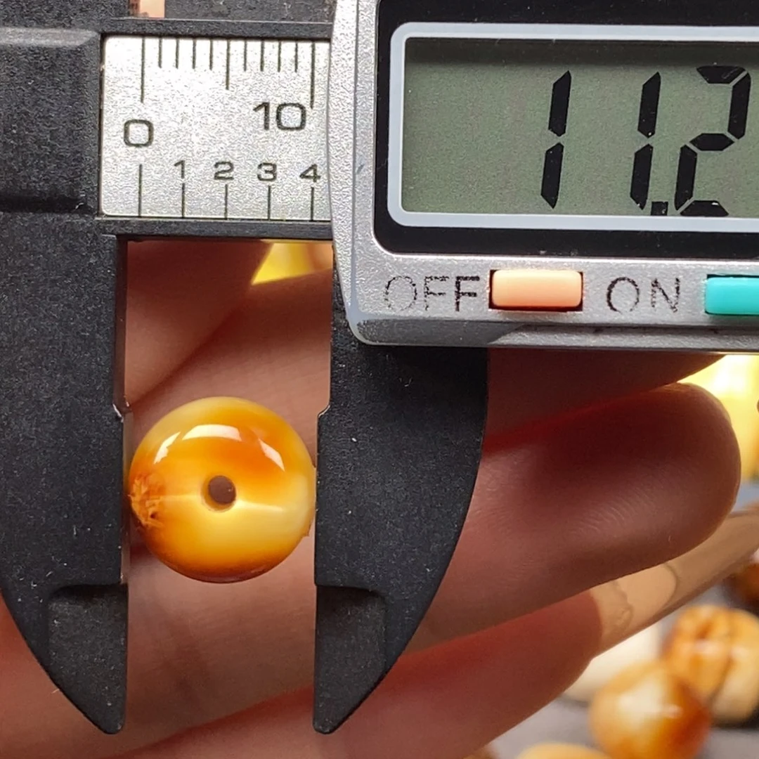 裸石琥珀未镶嵌墩子