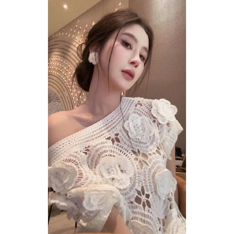 2025夏季新款法式手工镂空立体钩花短袖针织上衣女配高腰显瘦裙裤