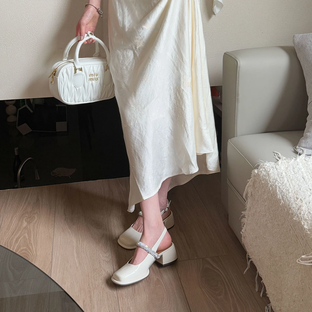 小发喵「方头漆皮晶钻饰带玛丽珍｜轻奢雅致摩登高定格调」999