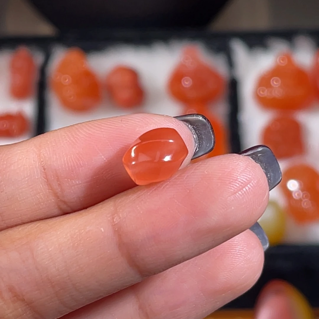 未镶嵌纽棱珠 7x9.2mm 不换退南红玛瑙