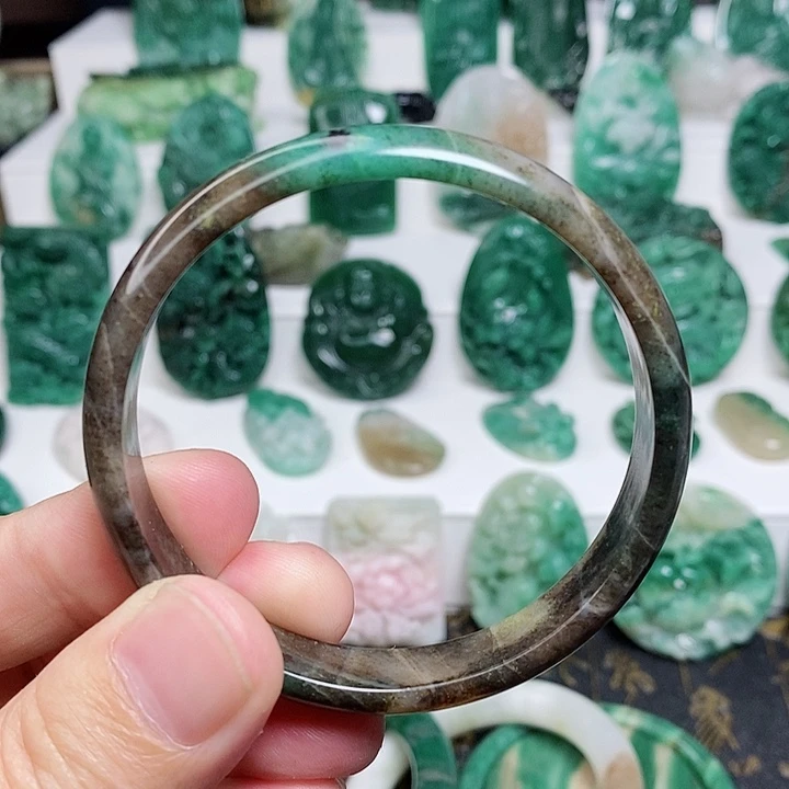 未镶嵌独山玉颈饰