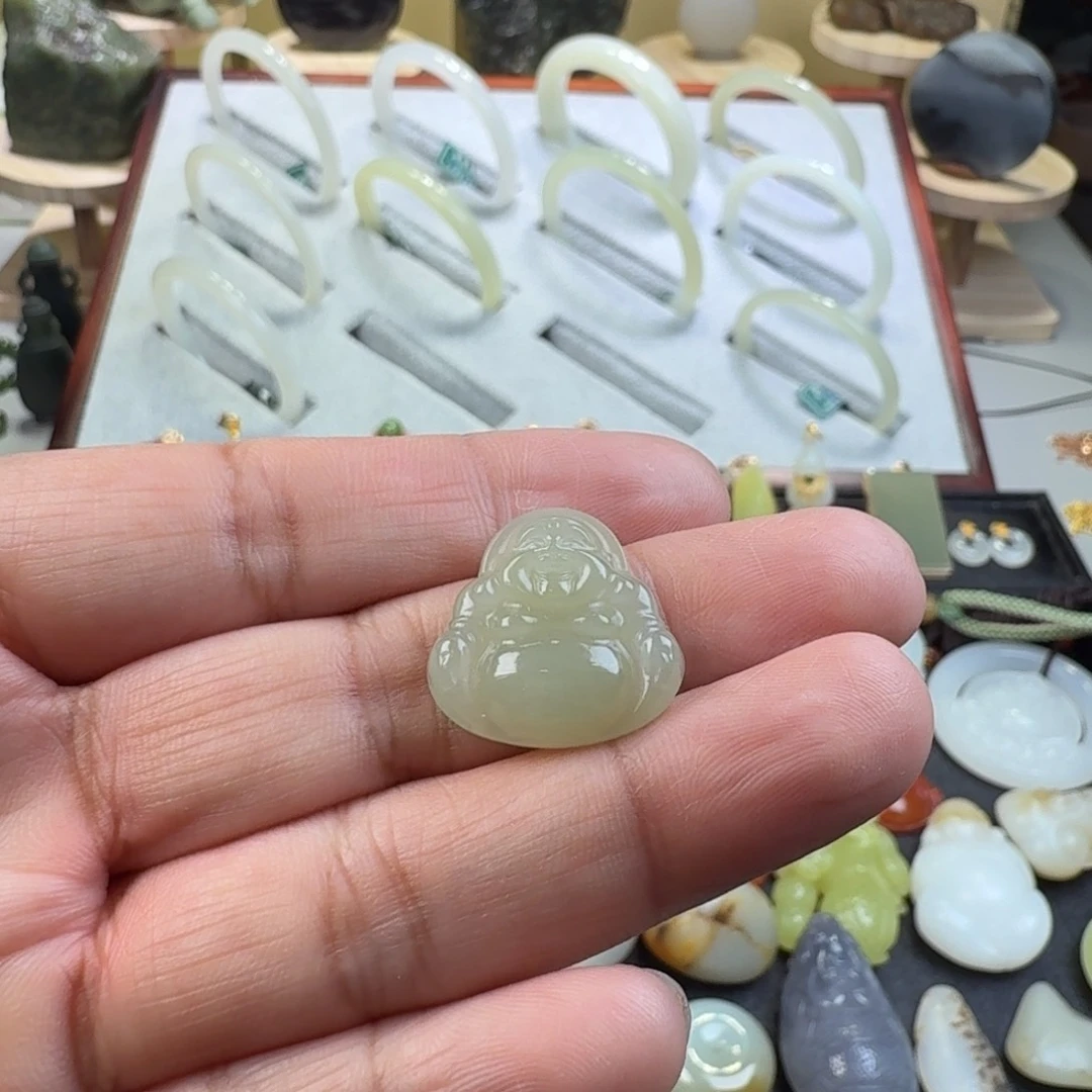 和田玉未镶嵌颈饰