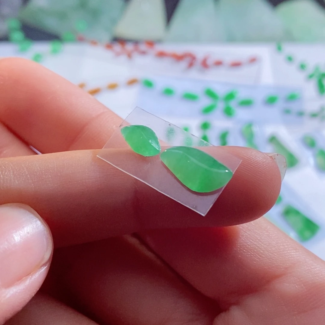 翡翠未镶嵌颈饰缅甸