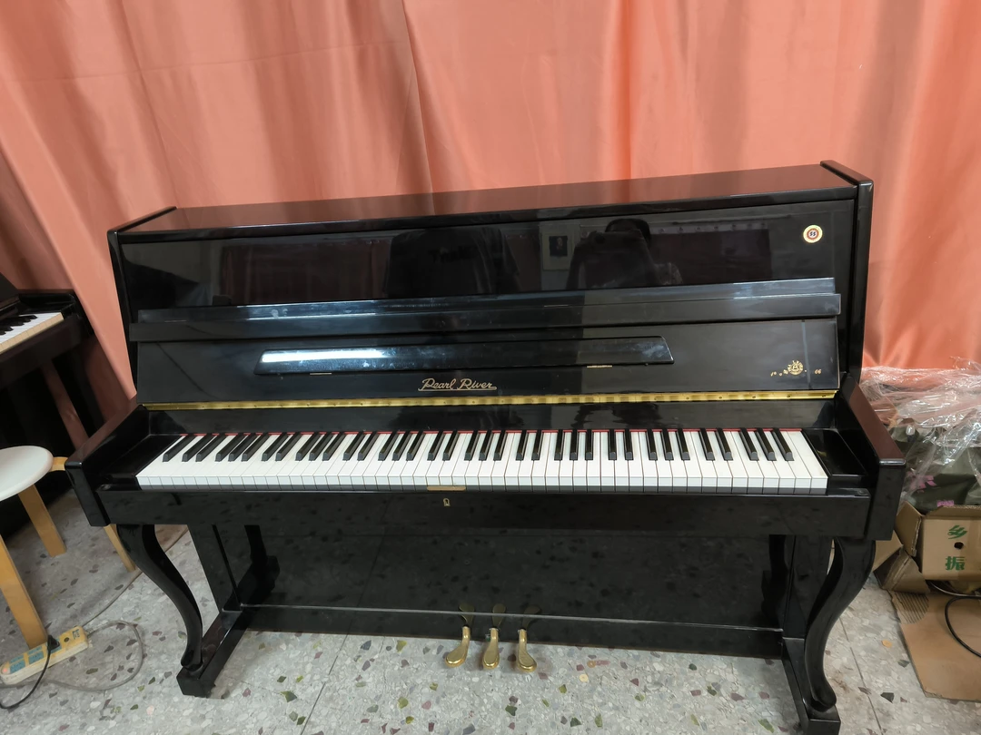 珠江国产钢琴家庭用琴专业钢琴钢琴厂家直销弹钢琴