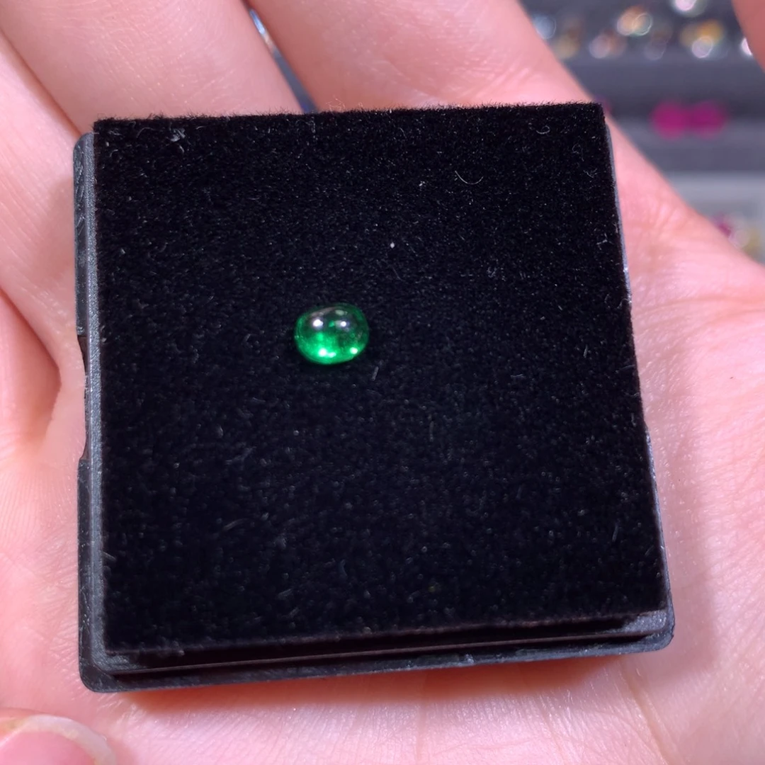 未镶嵌裸石石榴石（沙弗莱）0.575ct