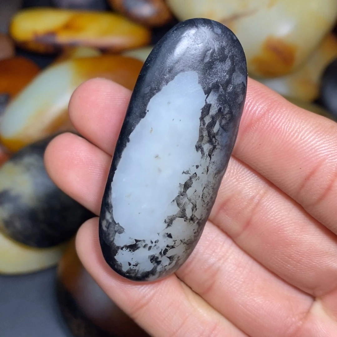 和田玉未镶嵌珠宝奇石