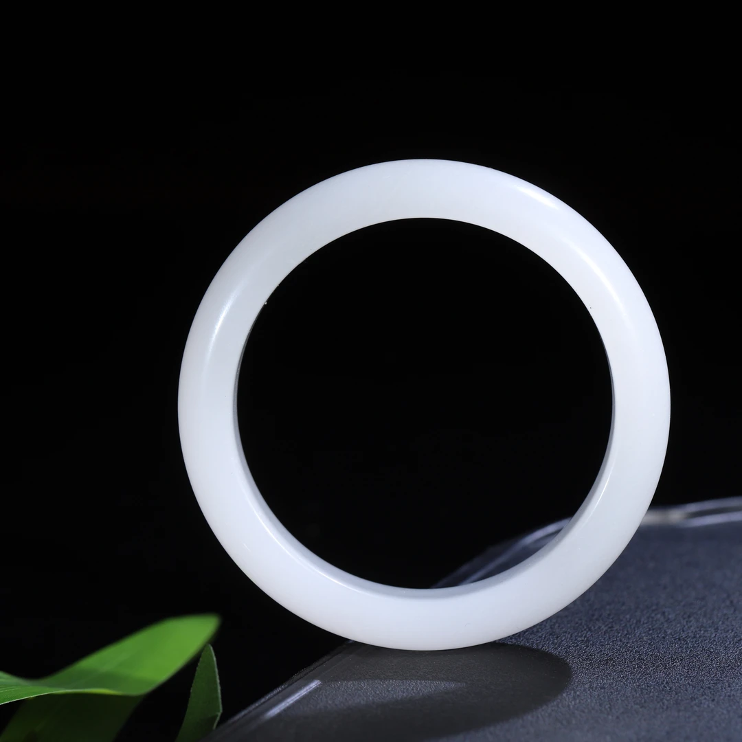 天山雪翠白手镯