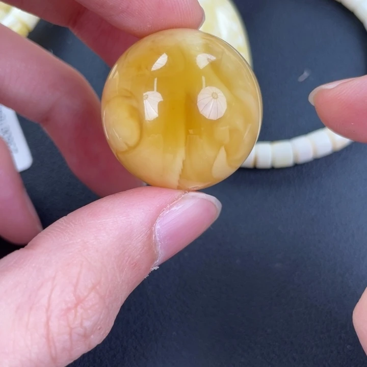 琥珀裸石未镶嵌天然63