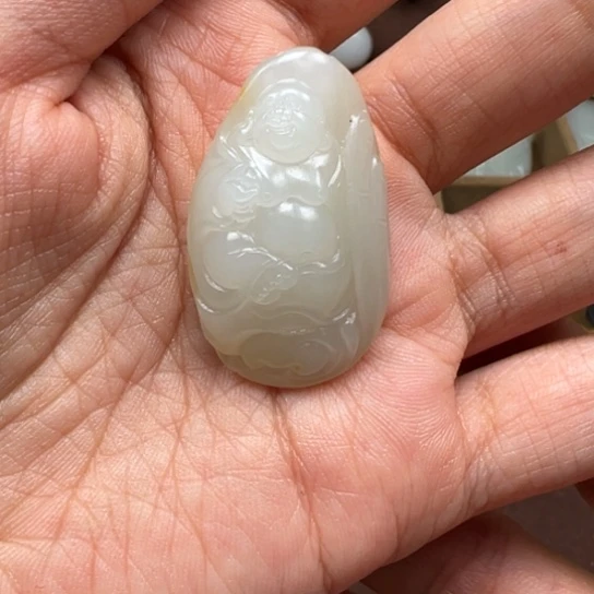 和田玉未镶嵌颈饰佛