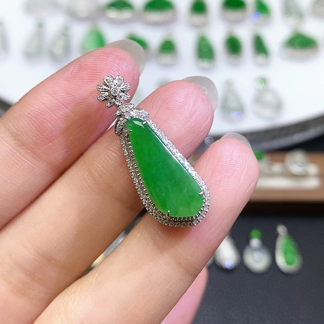 翡翠18K金镶嵌吊坠(不含链)