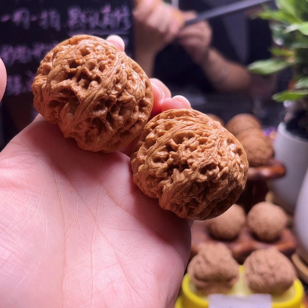 文玩核桃把件44尺粗筋40