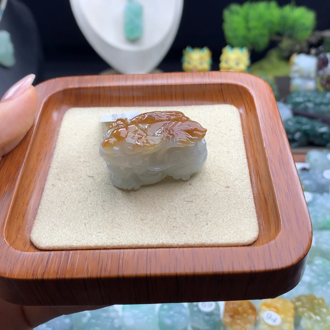 翡翠未镶嵌颈饰39