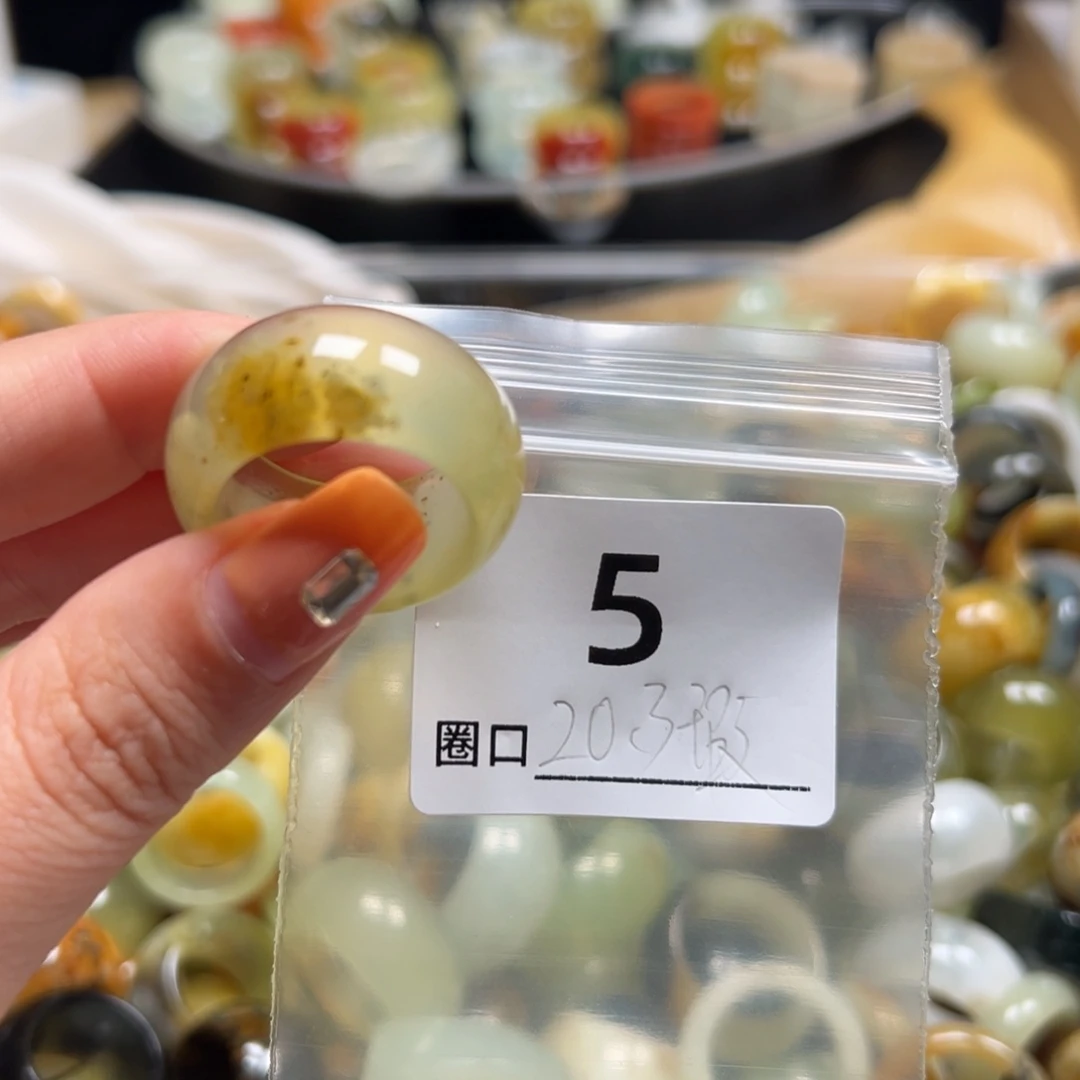 陈***p蛇纹石玉未镶嵌戒指