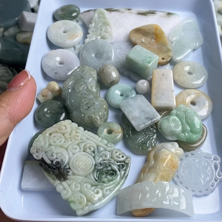 翡翠未镶嵌颈饰天然翡翠手镯121