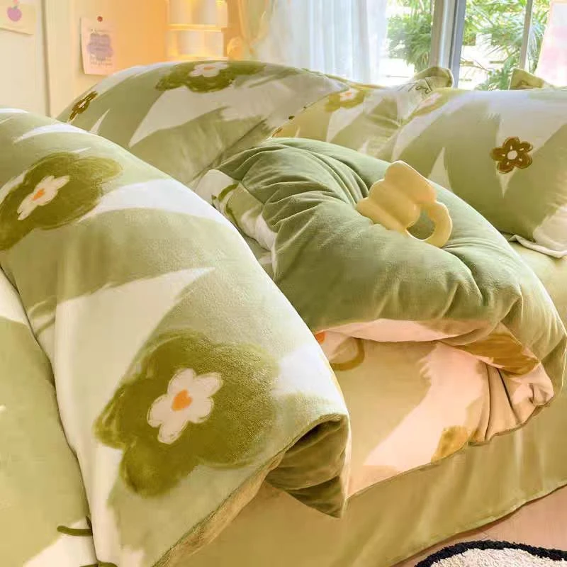 绿色花漾--150*200牛奶绒亲肤加厚蓄热被套