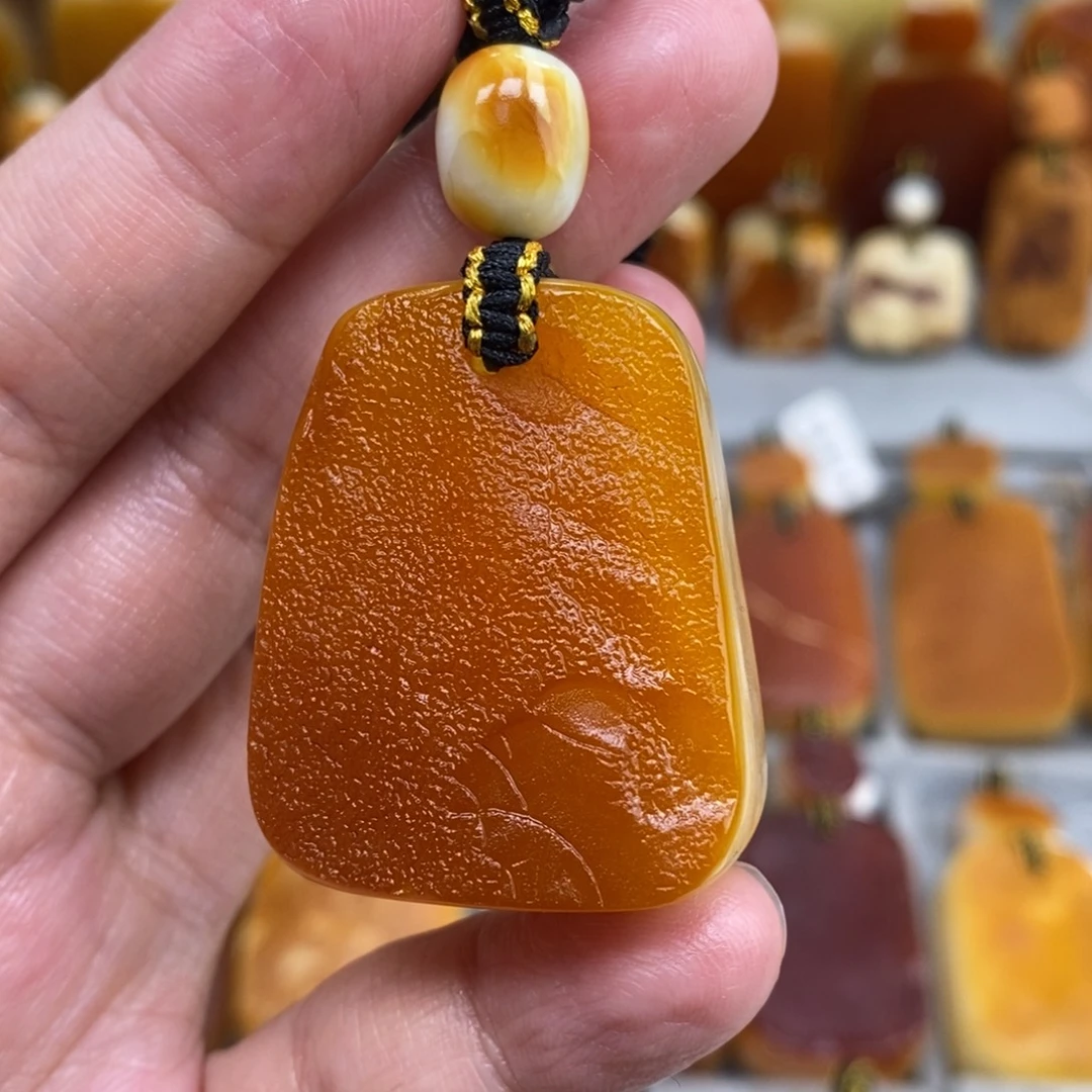 蜜蜡未镶嵌珠宝奇石