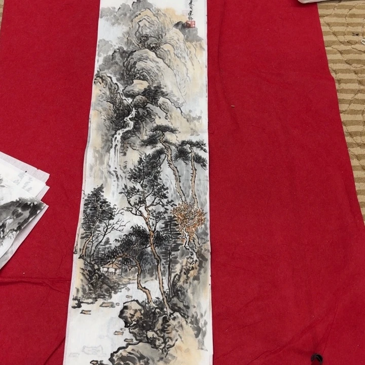 国画花鸟等图案为一体而