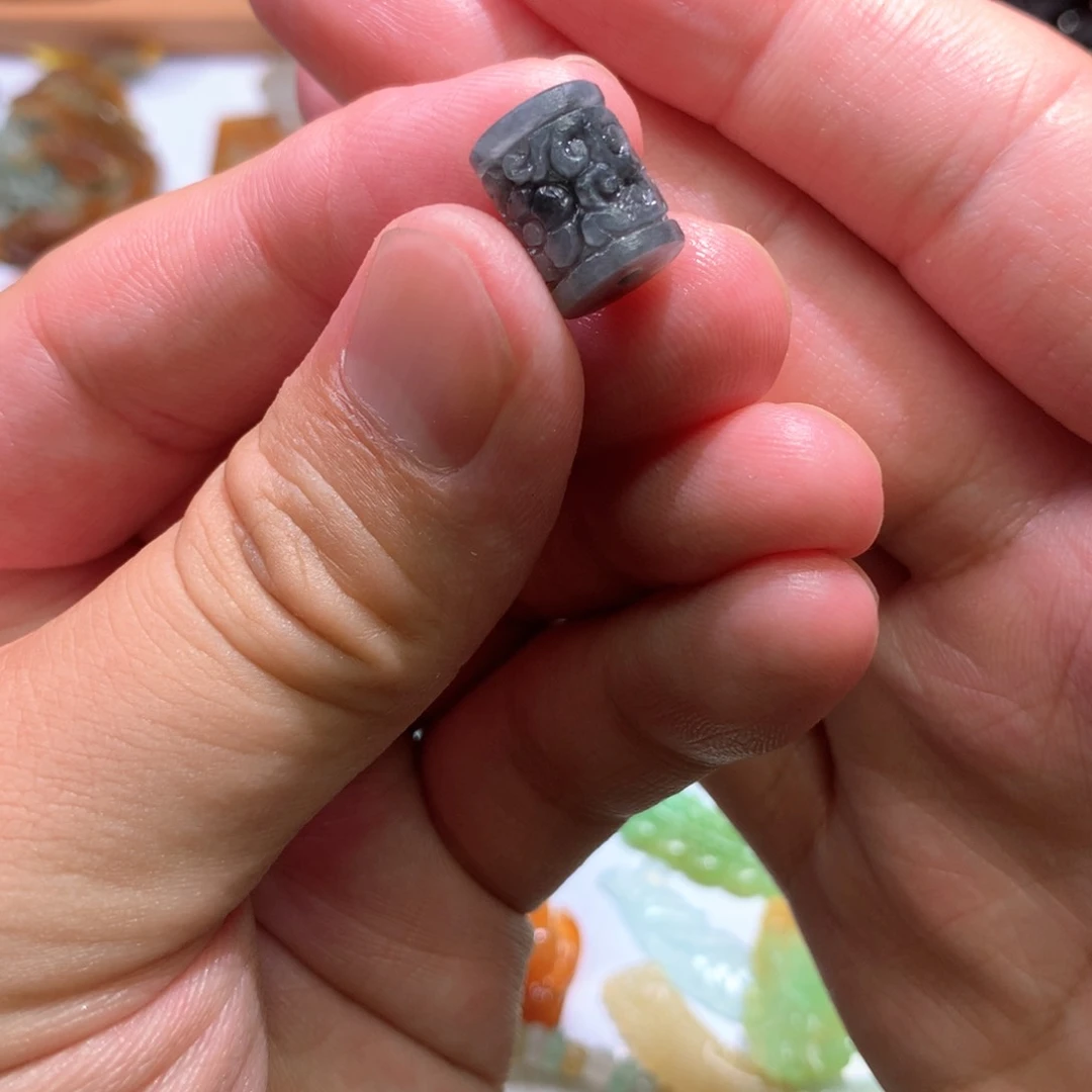 定制翡翠未镶嵌桶珠