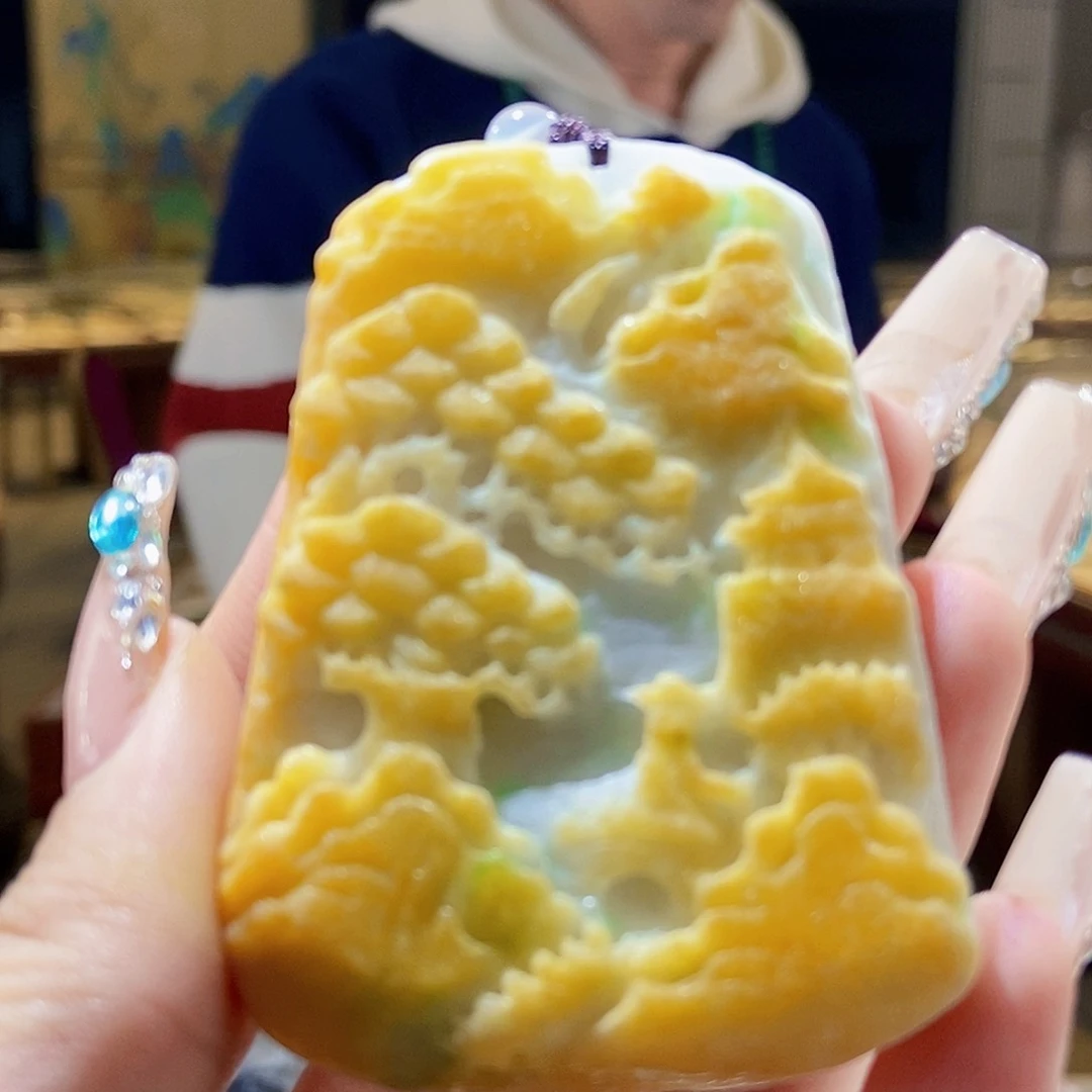 翡翠颈饰未镶嵌翡翠