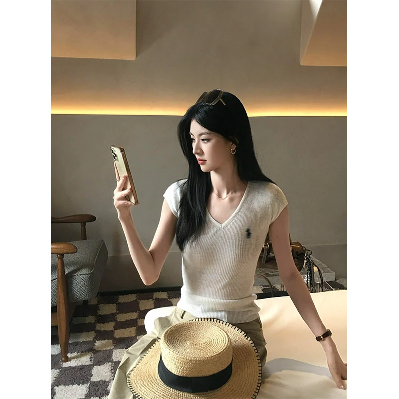 高级感纯欲风修身V领针织短袖T恤女夏季新款高腰宽松休闲裤两件套