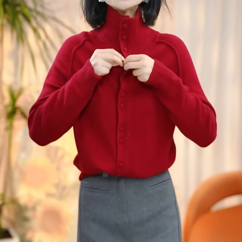 气质新款时髦立领包扣针织毛衣开衫女秋冬高级感上衣LK2501146