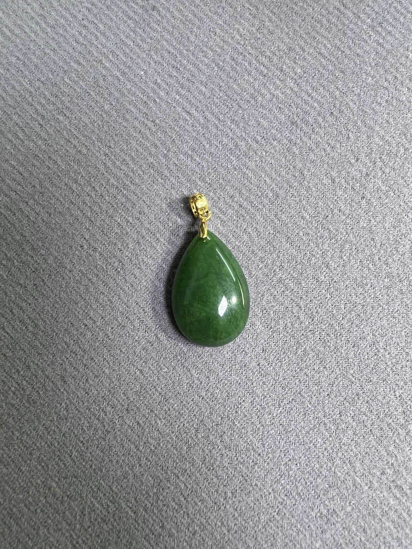 天然和田碧玉菠菜绿925银镶嵌水滴显白百搭锁骨吊坠多样性发货