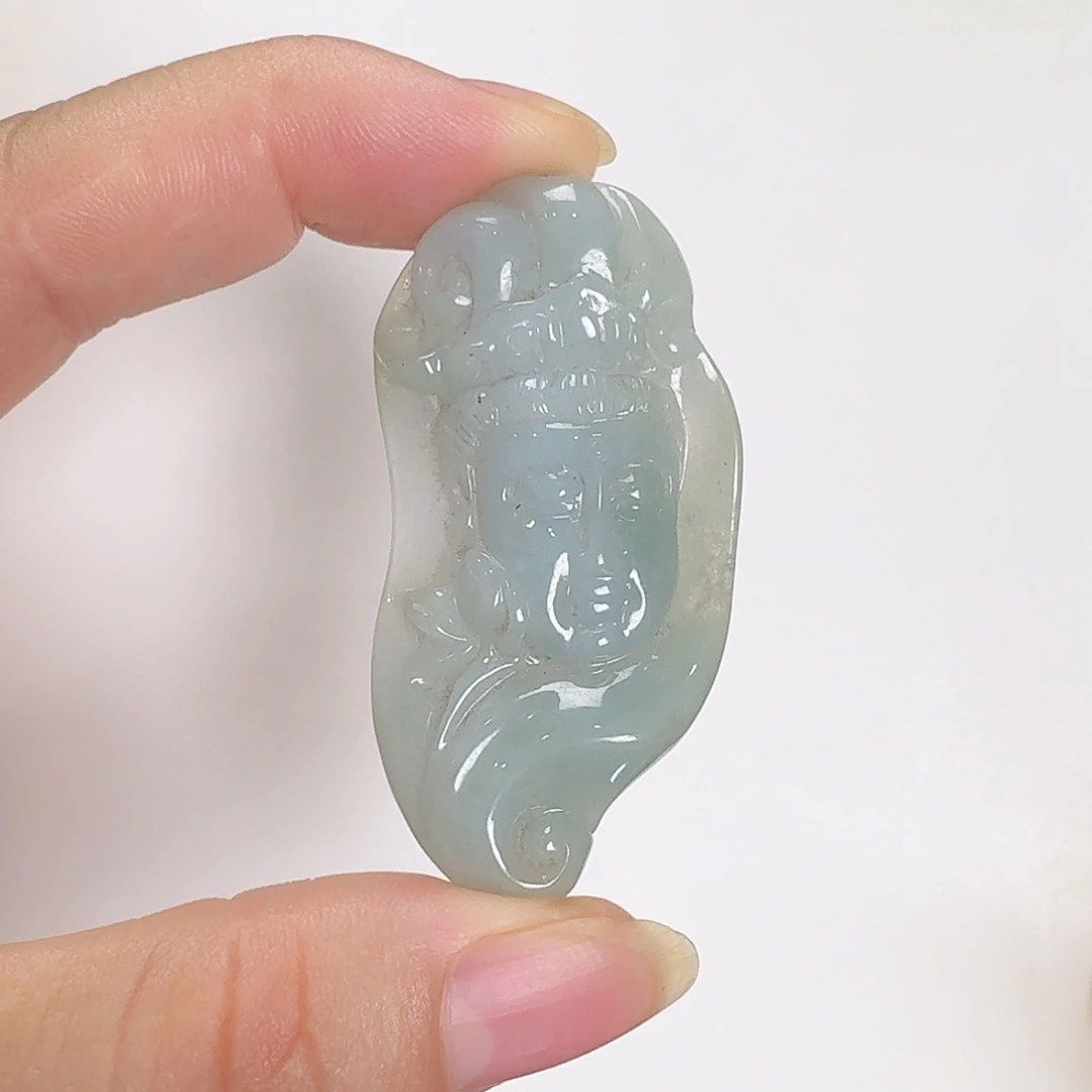 翡翠未镶嵌颈饰观音首