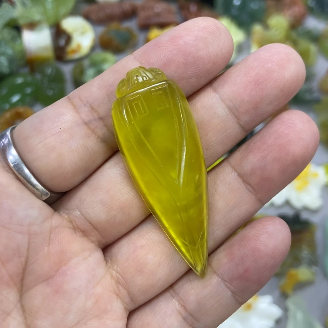 未镶嵌蛇纹石玉挂件