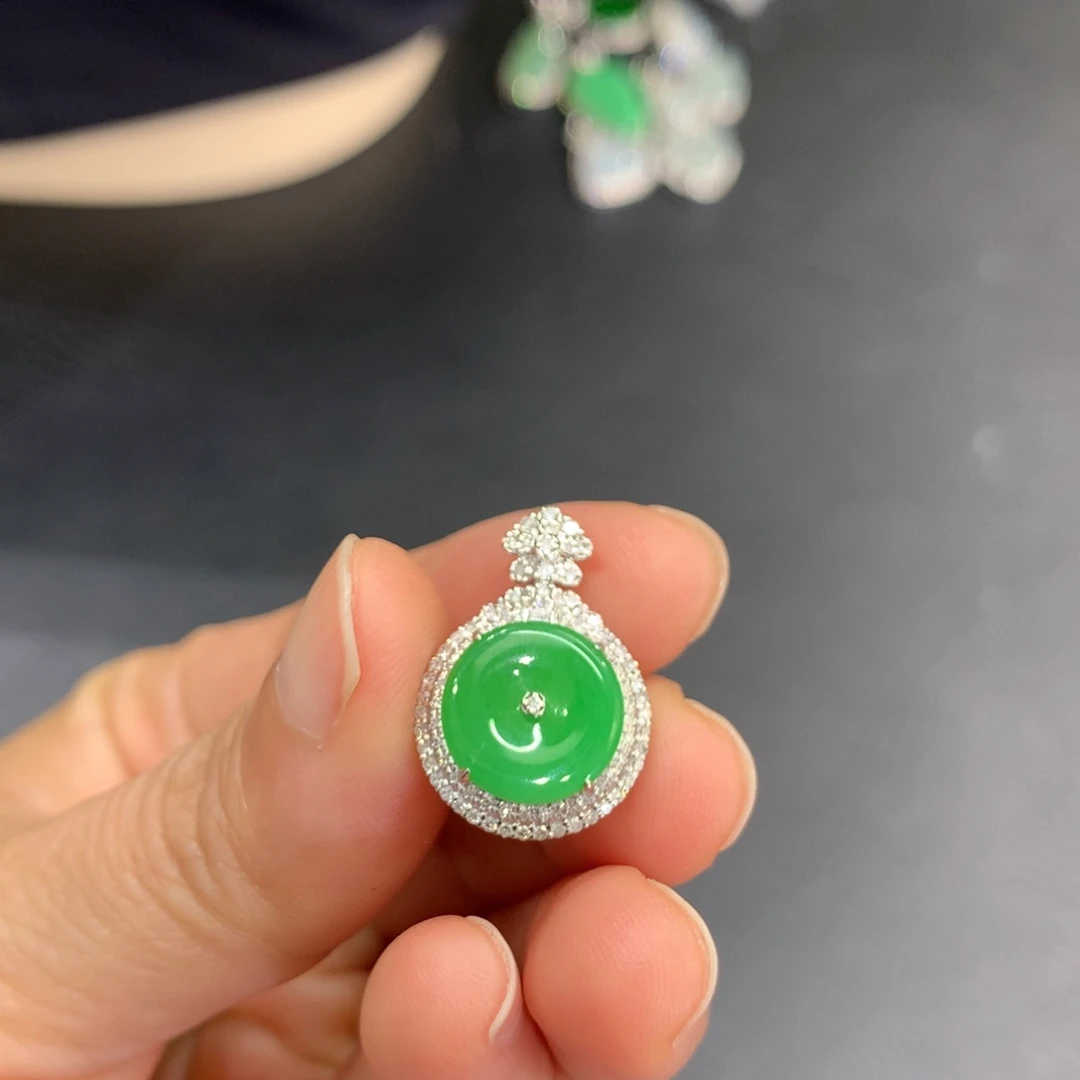 翡翠18K金镶嵌吊坠(不含链)