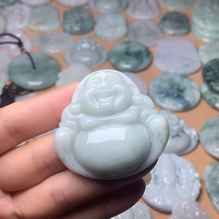 翡翠未镶嵌颈饰佛